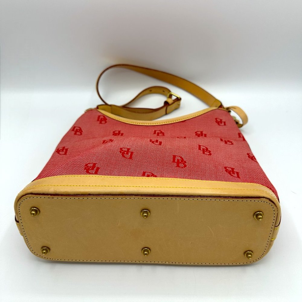 ⭐️⭐️SOLD⭐️⭐️ Dooney & Bourke Signature Canvas/Leather Shoulder Tote - Picture 7 of 15